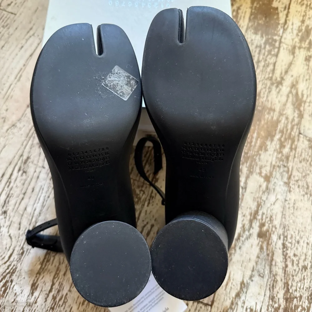 Maison Martin Margiela Rubber Tabi Heels - Picture 4 of 6